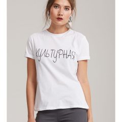 Какие футболки в моде всегда?