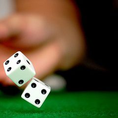 Как играть в игру «Бросить жребий» онлайн?