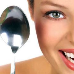 Как проводят массаж лица ложкой?