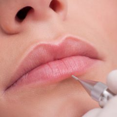 Как делают татуаж губ 3d эффект?